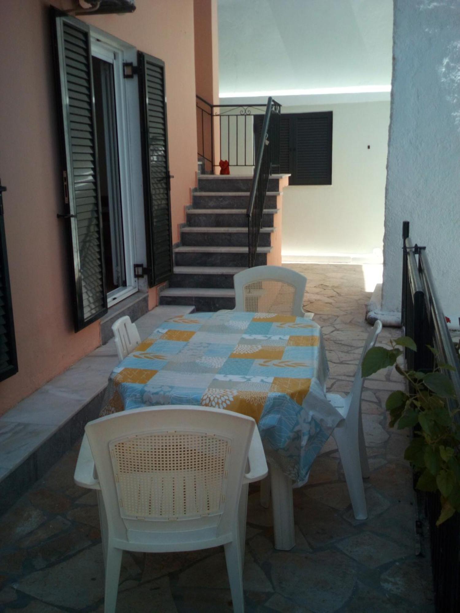 Georgia Beach Apartments Mesongí Extérieur photo